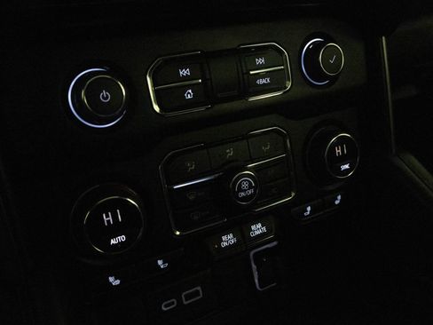 Used 2021 Chevrolet Tahoe LT w/ Rear Media and Nav Package image 17