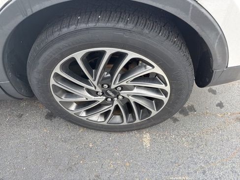 Used 2019 Lincoln Nautilus Reserve image 8