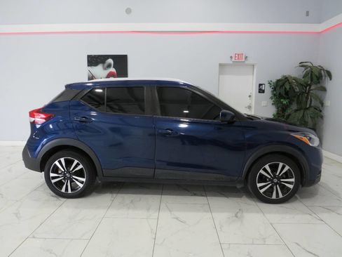 Used 2020 Nissan Kicks SV FWD image 3