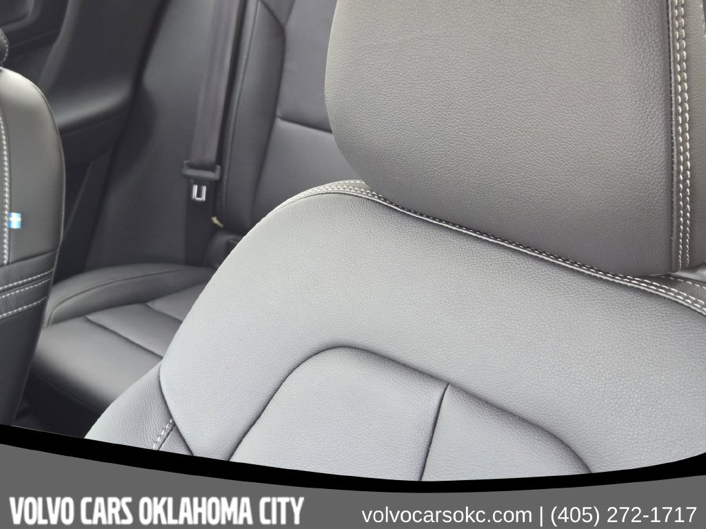 Used 2026 Volvo XC40 B5 Core w/ Protection Package Premier AWD/4WD image 14
