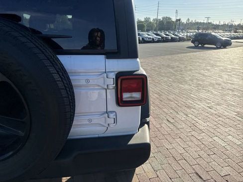 Used 2022 Jeep Wrangler Unlimited Sport image 11