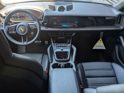 New 2026 Porsche Cayenne GTS image 23