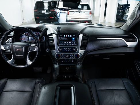 Used 2019 GMC Yukon XL SLT image 9