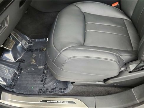 Used 2025 Land Rover Range Rover Sport Dynamic SE image 33