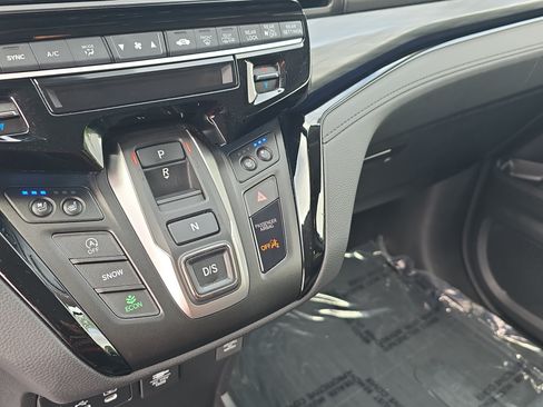 Used 2025 Honda Odyssey Elite image 26