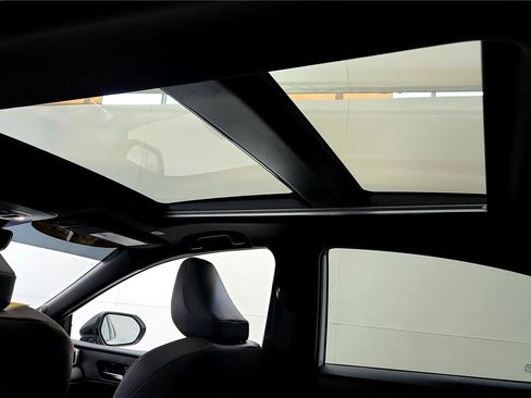 Used 2026 Toyota Camry XSE w/ Premium Plus Package AWD/4WD image 23