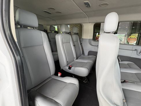 Used 2017 Ford Transit 350 XL image 23