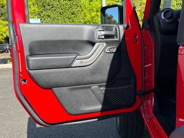 Used 2015 Jeep Wrangler Sport w/ Quick Order Package 24S AWD/4WD image 15