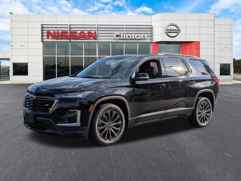 Used 2023 Chevrolet Traverse RS image 7