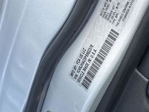 Used 2023 Jeep Grand Cherokee Altitude image 34