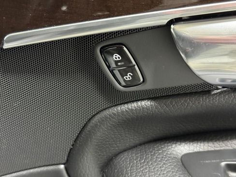 Used 2018 Volvo XC90 T6 Momentum w/ Convenience Package image 21