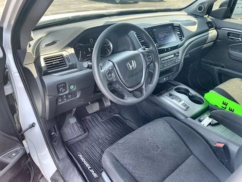 Used 2023 Honda Ridgeline Sport image 10
