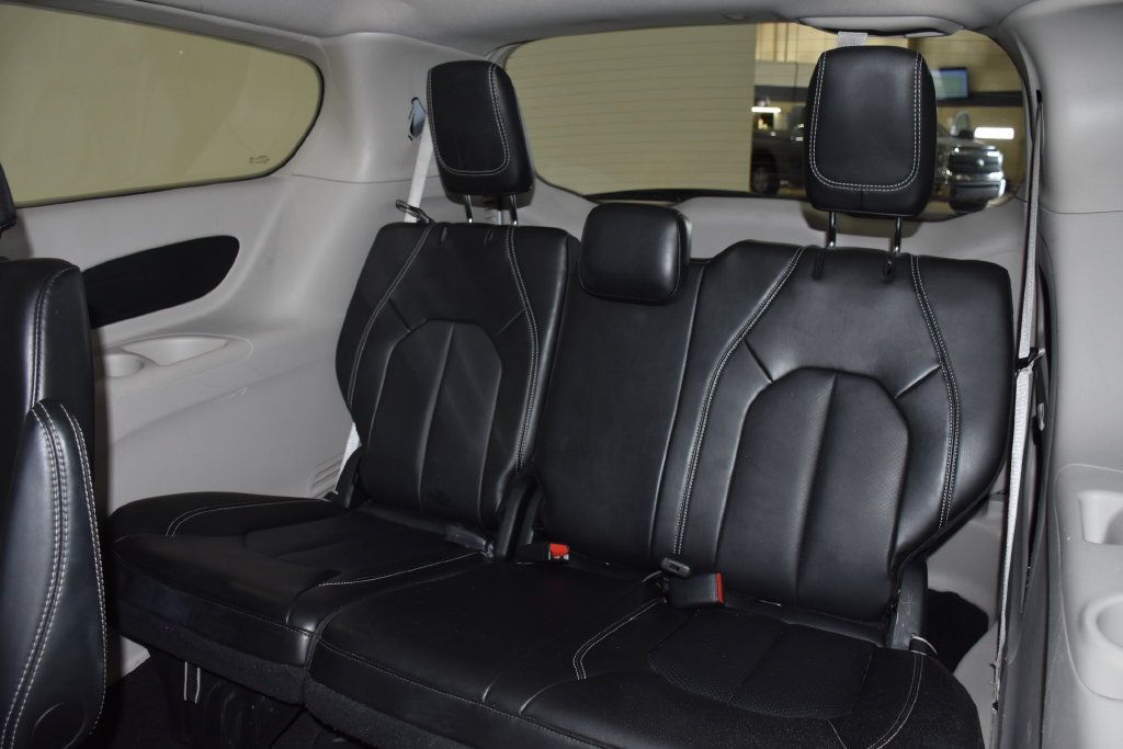 Used 2024 Chrysler Pacifica Touring-L FWD image 28