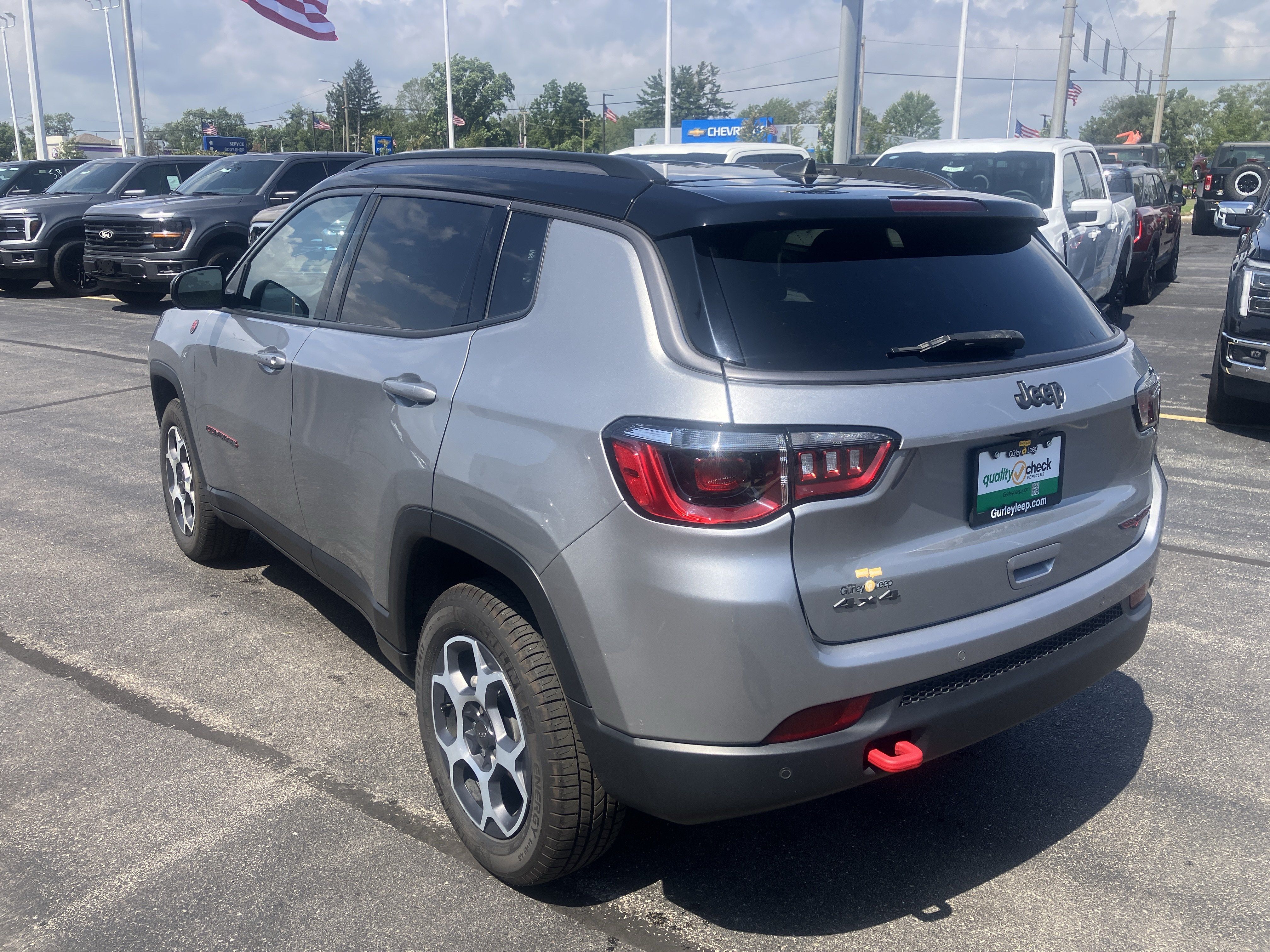 Used 2022 Jeep Compass Trailhawk w/ Trailhawk Convenience Group AWD/4WD image 5