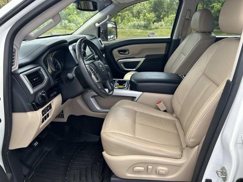 Used 2017 Nissan Titan SV AWD/4WD image 26