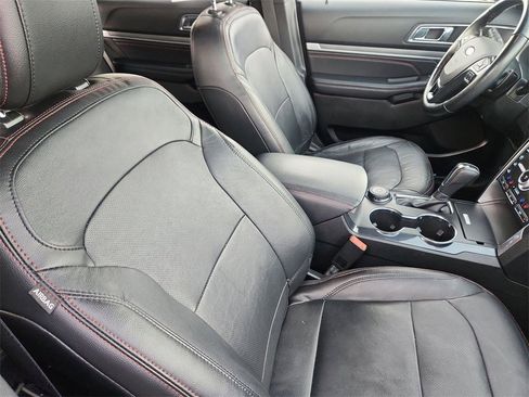 Used 2018 Ford Explorer Sport w/ Equipment Group 401A image 29