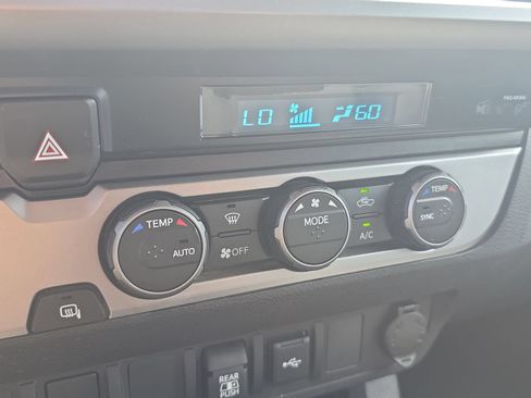 Used 2022 Toyota Tacoma SR5 RWD image 21