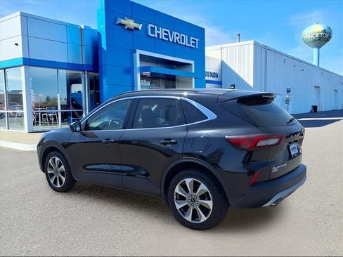 Used 2023 Ford Escape Platinum image 6