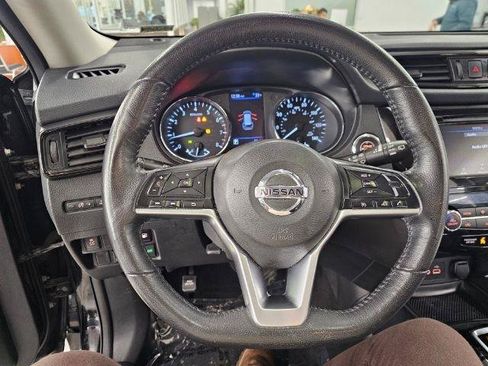Used 2018 Nissan Rogue SV AWD/4WD image 11