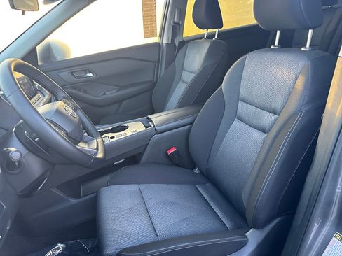 Used 2025 Nissan Rogue SV image 21