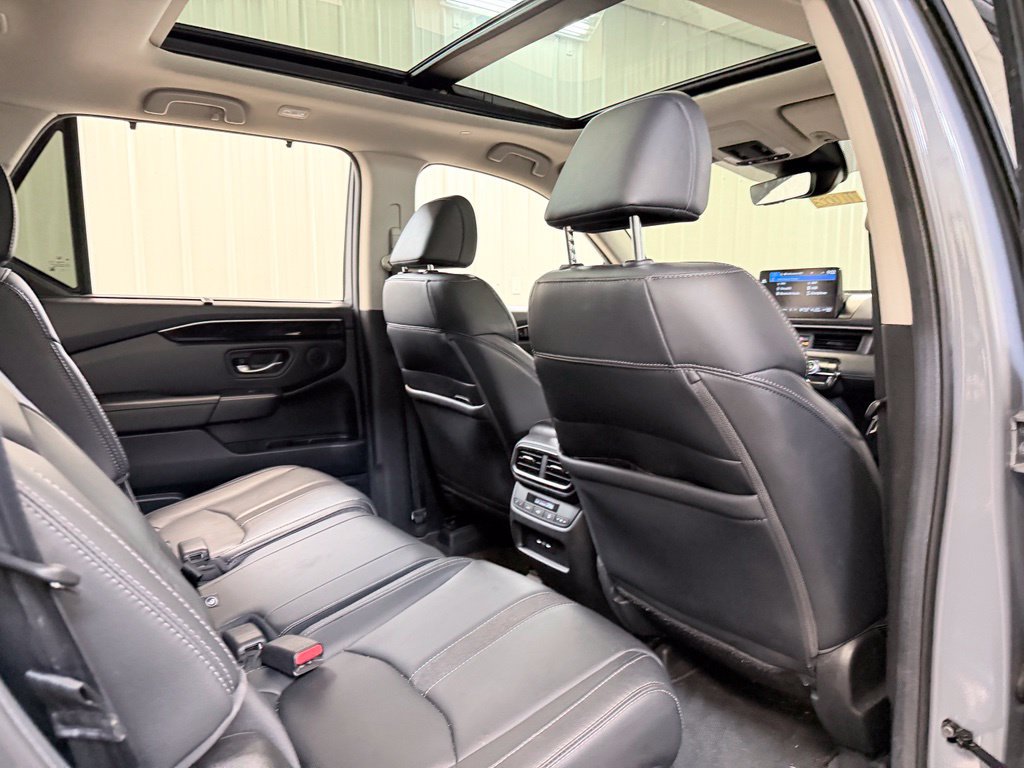 Used 2025 Honda Pilot Touring image 37