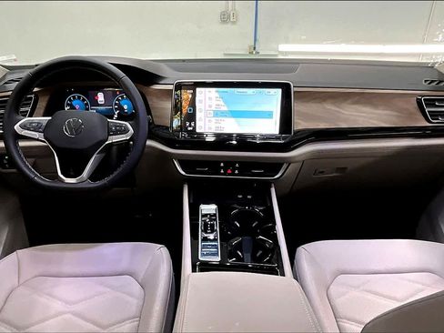 New 2026 Volkswagen Atlas SE image 7