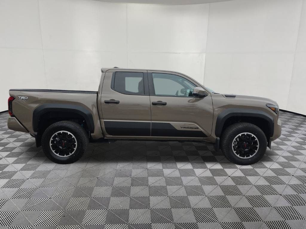 Used 2026 Toyota Tacoma TRD Off-Road w/ TRD Off Road Premium Package AWD/4WD image 10