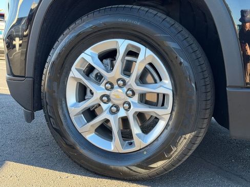 Certified 2021 Chevrolet Traverse LS image 23