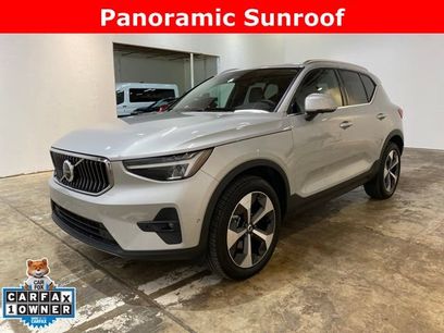 Used 2025 Volvo XC40 B5 Plus