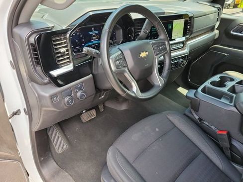Used 2025 Chevrolet Silverado 1500 LT RWD image 3