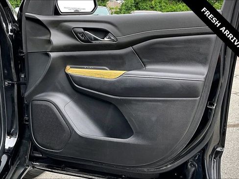 Used 2019 GMC Acadia Denali w/ Technology Package FWD image 27
