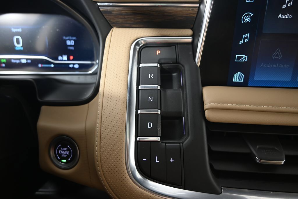 Used 2024 Chevrolet Tahoe Premier w/ Premium Package AWD/4WD image 32