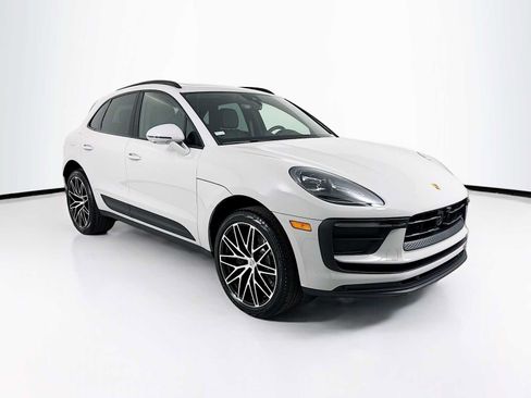 New 2026 Porsche Macan AWD/4WD image 7