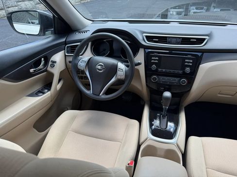 Used 2016 Nissan Rogue S w/ Appearance Package AWD/4WD image 13