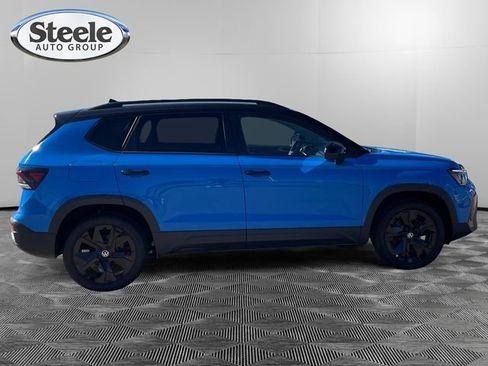 New 2025 Volkswagen Taos SE image 6