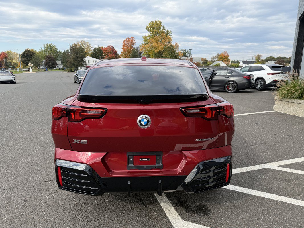 Used 2025 BMW X2 xDrive28i w/ Premium Package AWD/4WD image 9