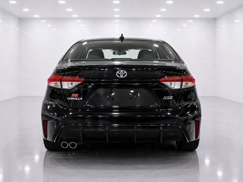Used 2025 Toyota Corolla SE w/ Convenience Package FWD image 4