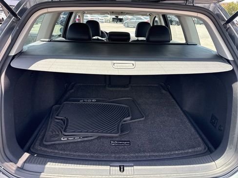 Used 2018 Volkswagen Golf SE FWD image 20