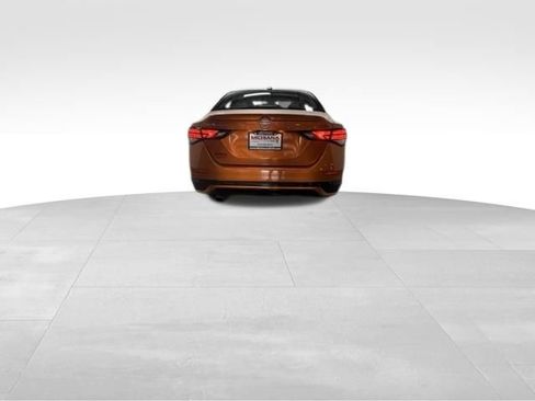 Used 2025 Nissan Sentra SR w/ SR Premium Package FWD image 8