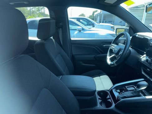 Used 2023 Chevrolet Colorado LT w/ LT Convenience Package image 3