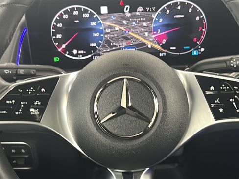 Used 2024 Mercedes-Benz GLB 250 image 23