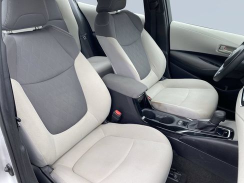 Used 2022 Toyota Corolla LE FWD image 29