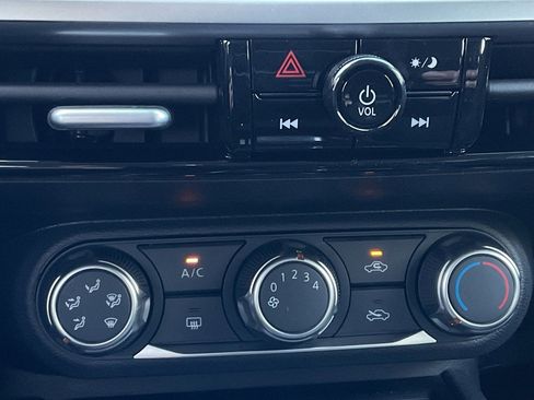 New 2026 Nissan Kicks S image 32