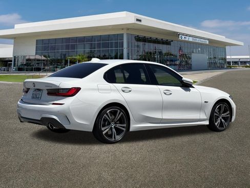 Used 2022 BMW 330e w/ M Sport Package RWD image 11