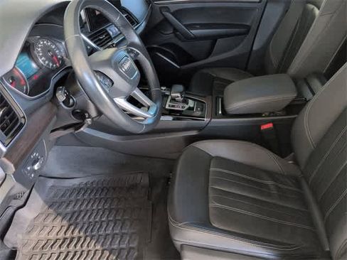 Used 2021 Audi Q5 Premium image 17