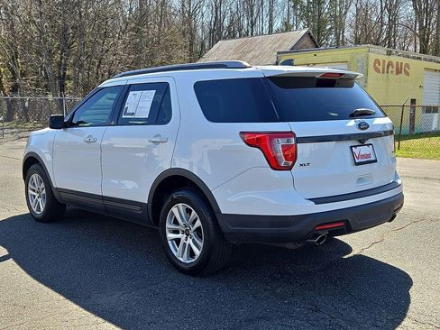Used 2019 Ford Explorer XLT AWD/4WD image 4