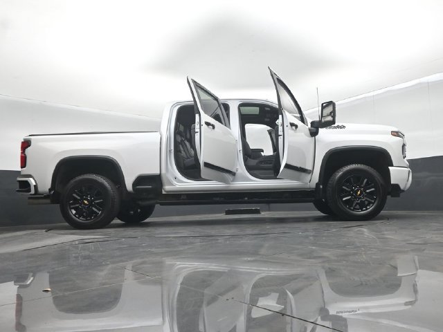 Used 2024 Chevrolet Silverado 3500 High Country w/ High Country Premium Package AWD/4WD image 77