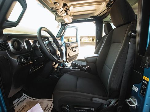 Used 2023 Jeep Wrangler Sport S image 16