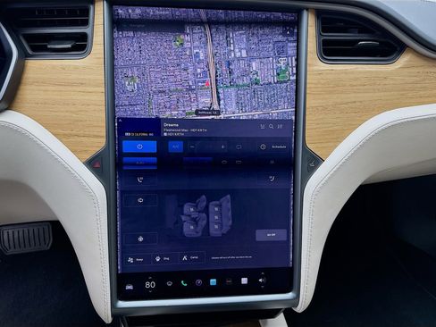 Used 2020 Tesla Model S Long Range Plus image 12