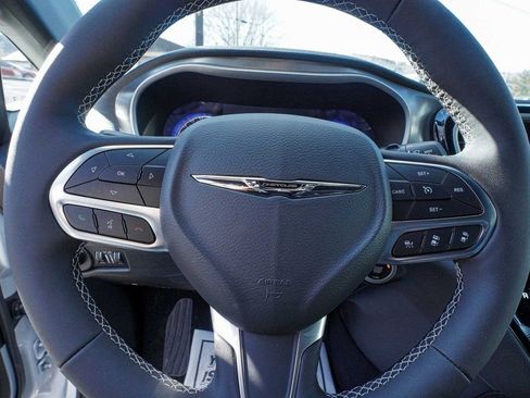 New 2026 Chrysler Pacifica Select image 27